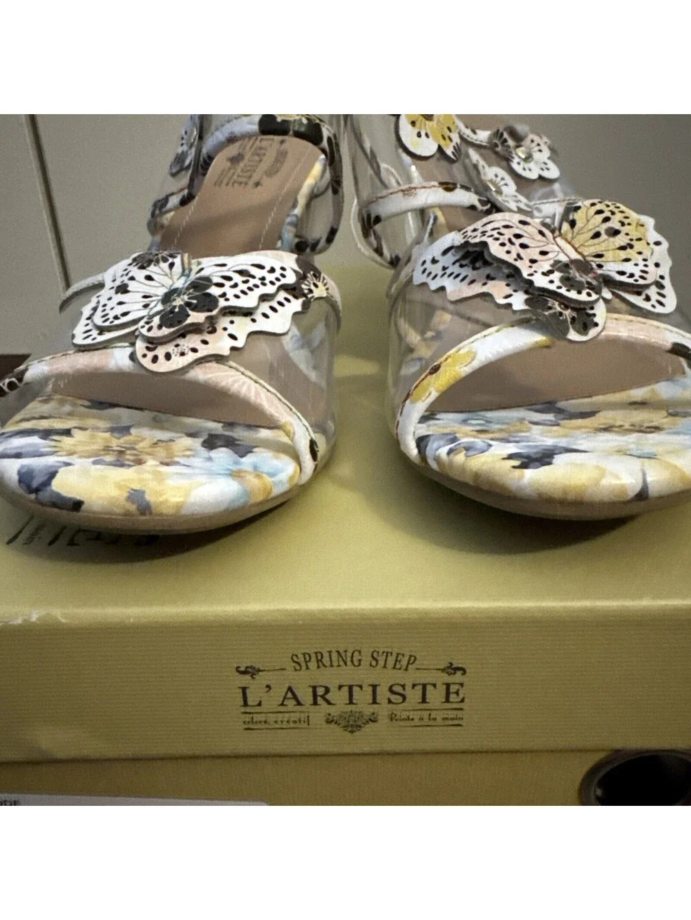 L’Artiste By Spring Step Adored Briley Yellow Multi Leather Floral Sandals Sz 41